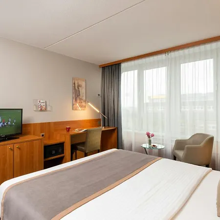 Leonardo Hotel Koeln Bonn Airport-3